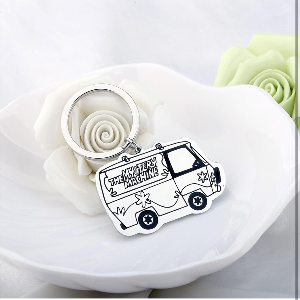 Scooby Doo Mystery Machine Keychain - Picture 2 of 7